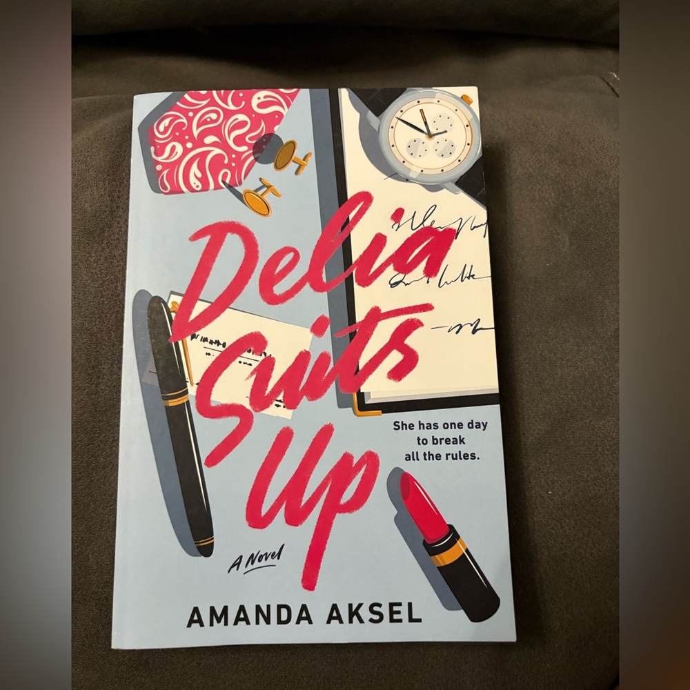 Delia Suits Up Novel by Amanda Aksel ‼️2 for $15‼️